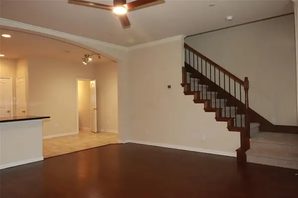913 Shelby Lane, Lewisville, TX 75056