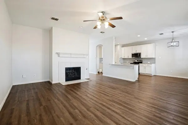 5240 Lake Grove Drive, Grand Prairie, TX 75052