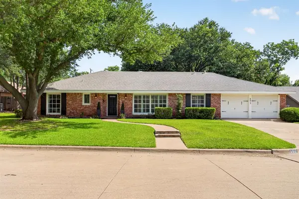 6017 Wonder Drive, Fort Worth, TX 76133
