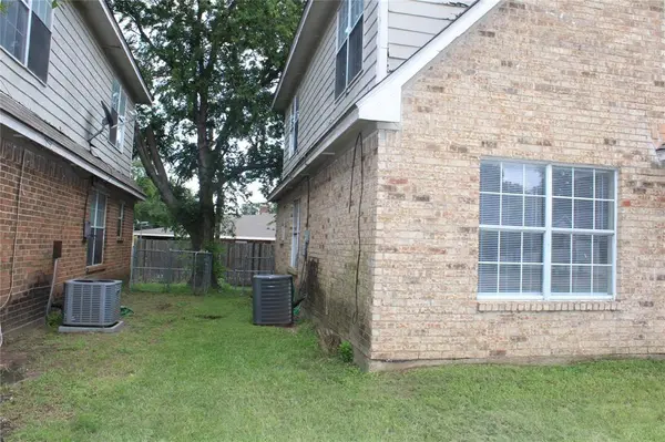 526 Glen Cove Street #528, Seagoville, TX 75159