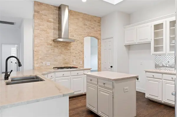 1305 Normandy Drive, Southlake, TX 76092