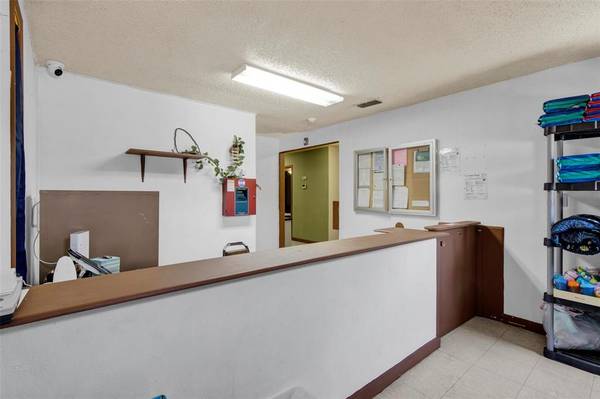 413 State Highway 323 E, Overton, TX 75684