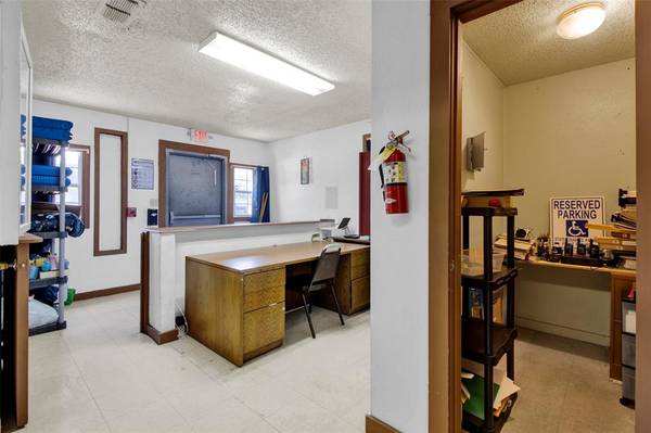 413 State Highway 323 E, Overton, TX 75684