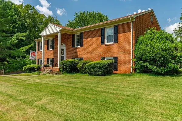 3745 Horseshoe RD, Appomattox, VA 24522