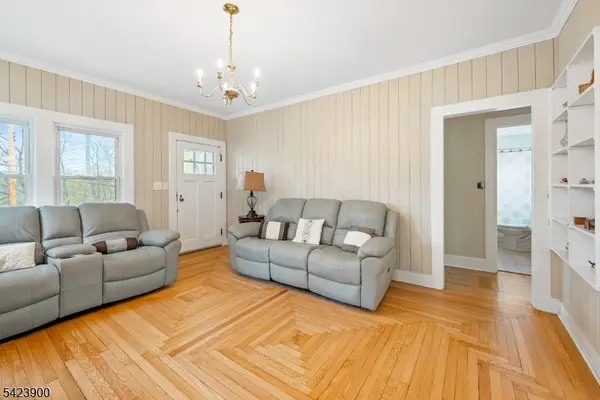 9 Bissell St, Mine Hill Twp., NJ 07803