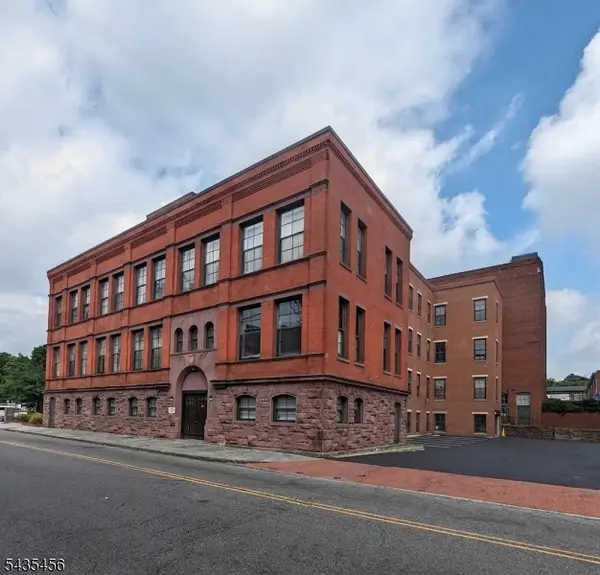 19 Market #405, Paterson City, NJ 07501