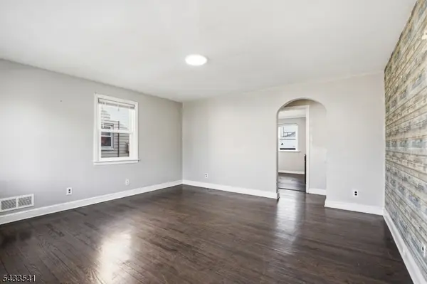 629 Erudo St, Linden City, NJ 07036