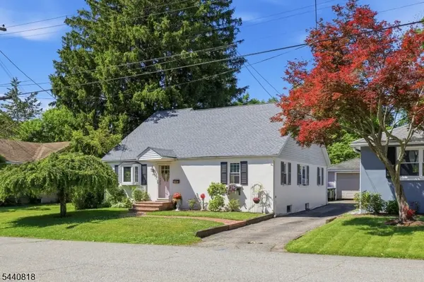 512 Monroe St, Hackettstown Town, NJ 07840