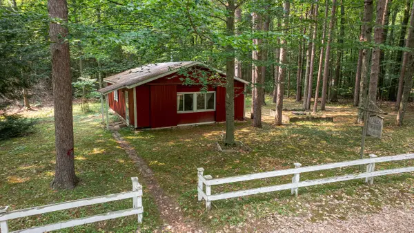 7211 Northern DR, Weare Twp, MI 49449