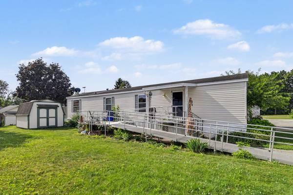 69205 Garver Lake RD #19, Ontwa Twp, MI 49112