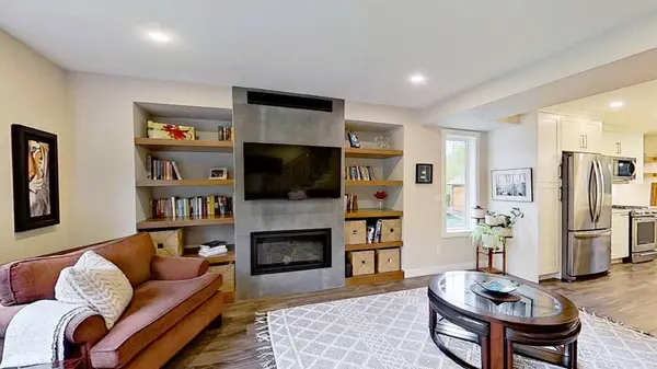 15 Echlin CT, Bragg Creek, AB T0L0K0