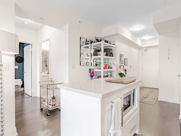 58 Orchard View BLVD #2009, Toronto C03, ON M4R 0A2