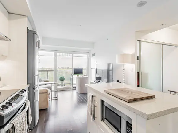 58 Orchard View BLVD #2009, Toronto C03, ON M4R 0A2