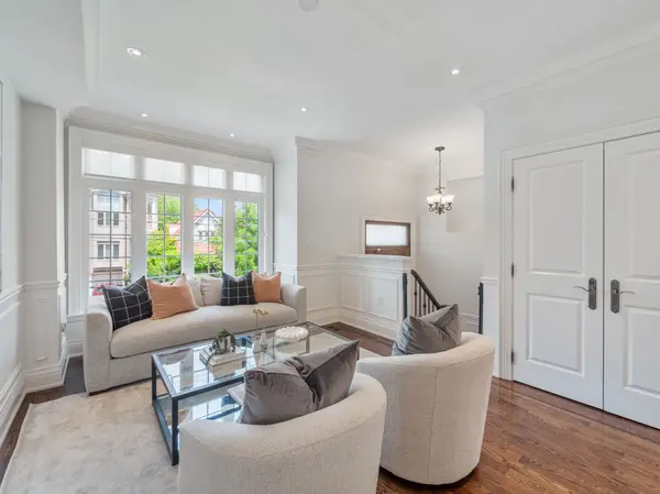 39 Glenforest RD, Toronto C04, ON M4N 1Z7