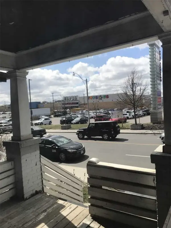 937 Dufferin ST #Upper, Toronto C01, ON M6H 4B2