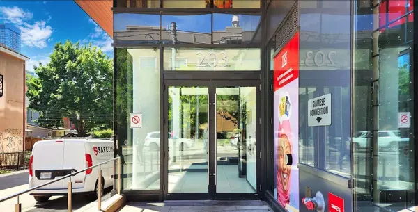 203 College ST #406, Toronto C01, ON M5T 1P9