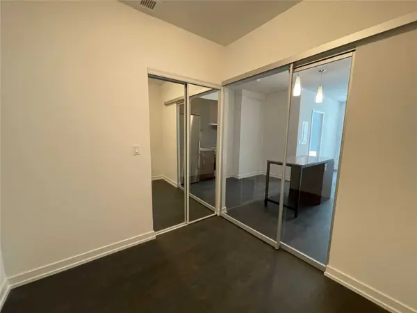 203 College ST #406, Toronto C01, ON M5T 1P9