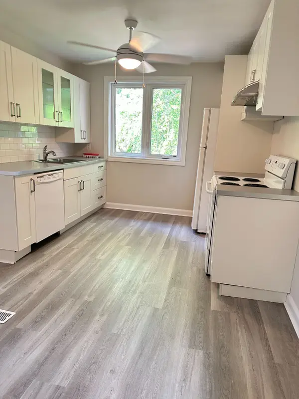 407 Woodbine AVE #2nd floor, Toronto E02, ON M4L 3P7