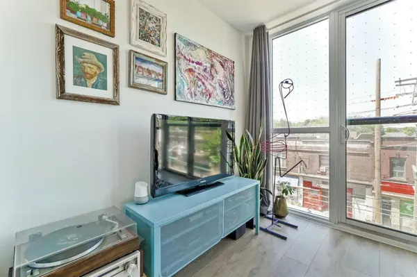899 Queen ST E #307, Toronto E01, ON M4M 1J4