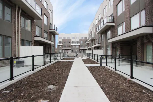 1460 Whites RD #405, Pickering, ON L1V 1R4