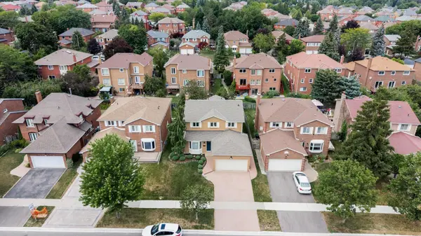 40 Buchanan DR, Markham, ON L3R 4C7