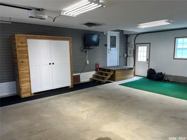 24 Hall STREET, Halbrite, SK S0C 1H0