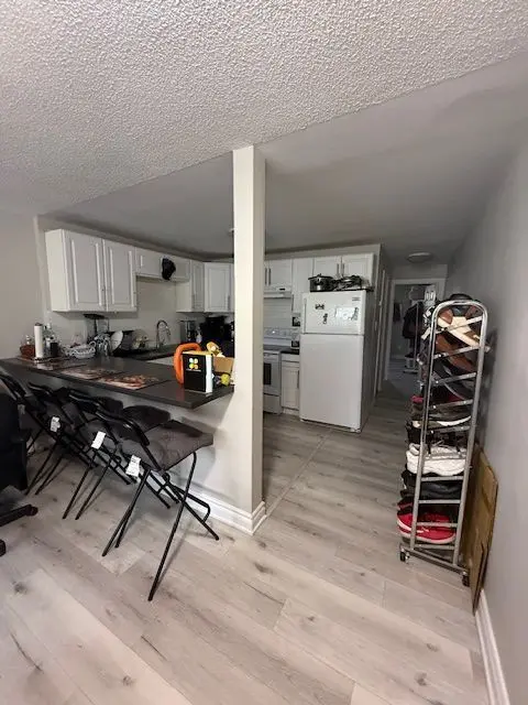 9 Ellen ST, Mississauga, ON L5M 1R8