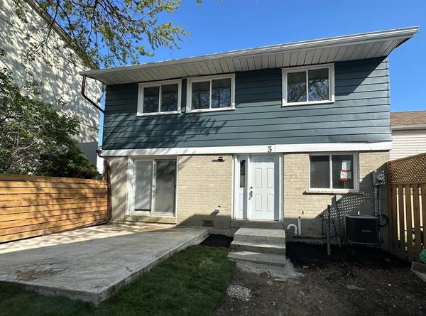 3 Holmstead CT, Brampton, ON L6S 1R9