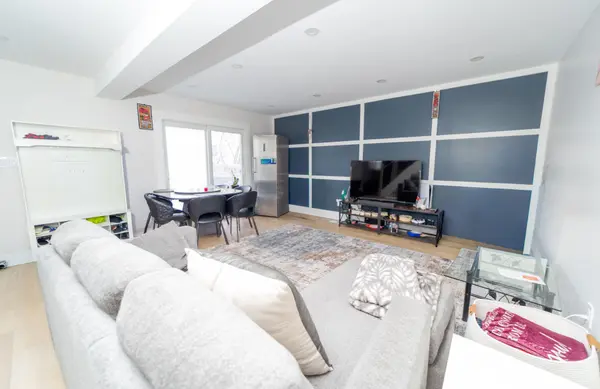 3 Holmstead CT, Brampton, ON L6S 1R9