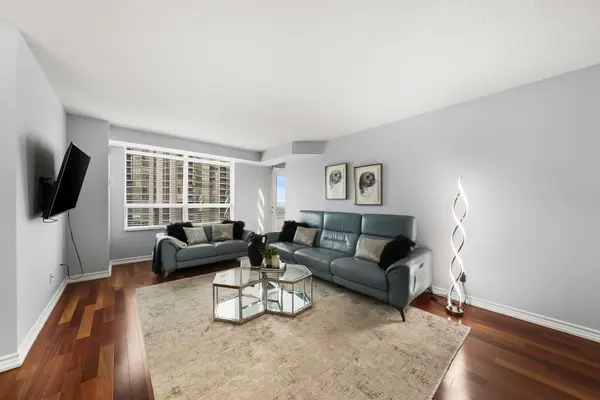 35 Kingsbridge Garden CIR #1812, Mississauga, ON L5R 3Z5