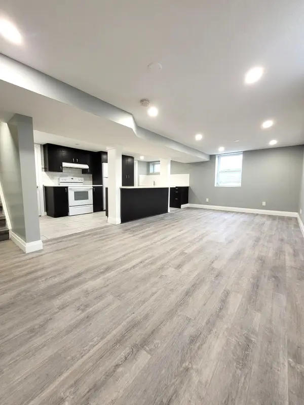76 Glenview AVE #Lower, Cambridge, ON N1R 2W2