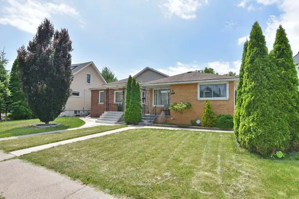 1635 Elsmere AVE, Windsor, ON N8X 4H5
