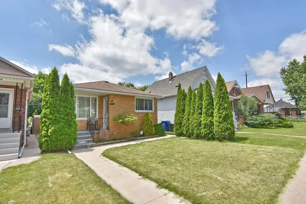 1635 Elsmere AVE, Windsor, ON N8X 4H5