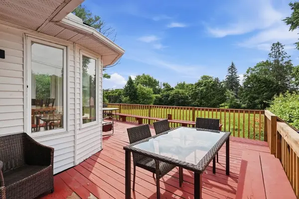 10 Elma ST, Blossom Park - Airport And Area, ON K1T 3W8