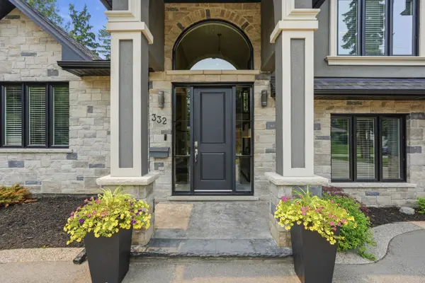 332 Woodworth DR W, Hamilton, ON L9G 2N1