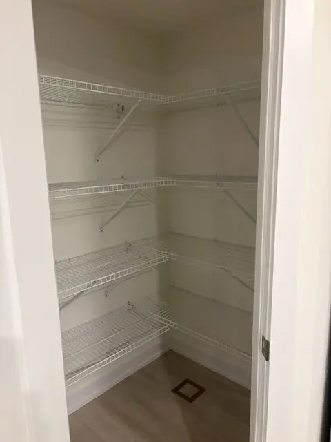 42 Lowes RD W, Guelph, ON N1G 0H4