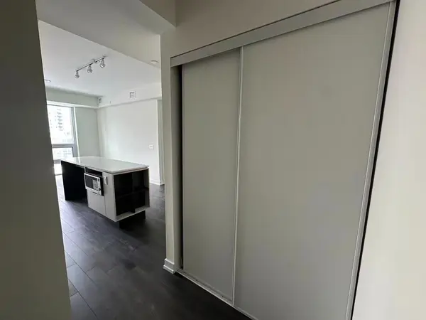 89 Church ST #1004, Toronto C08, ON M5C 0B7