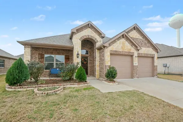 686 Navasota Drive, Crandall, TX 75114