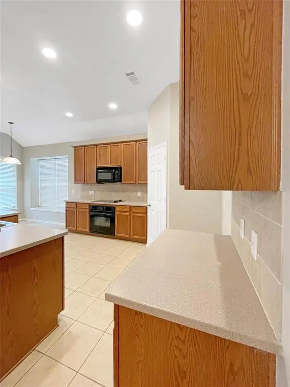 2820 Thorncreek Lane, Fort Worth, TX 76177