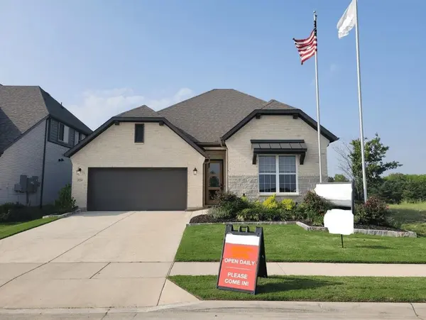 4428 Aralia Street, Fort Worth, TX 76036