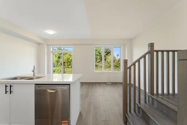 39 Watts Mews, Kawartha Lakes, ON K9V 0T6