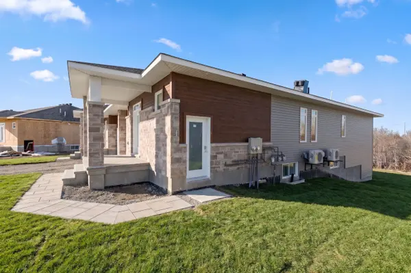 1132 Moore ST #2, Brockville, ON K6V 0H2