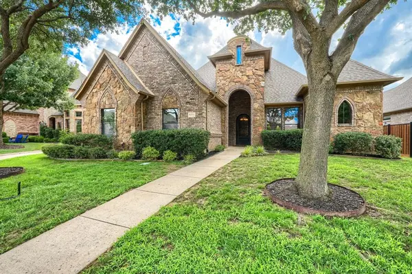 8009 Canyon Oak Drive, North Richland Hills, TX 76182