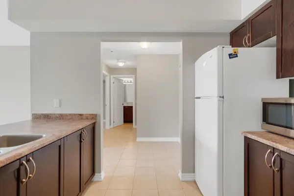 137 Sydenham Wells DR #15, Barrie, ON L4M 0G7