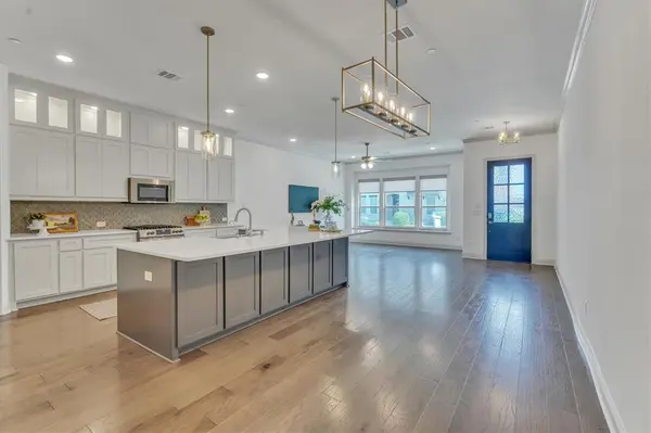 1900 Melinda, Farmers Branch, TX 75234