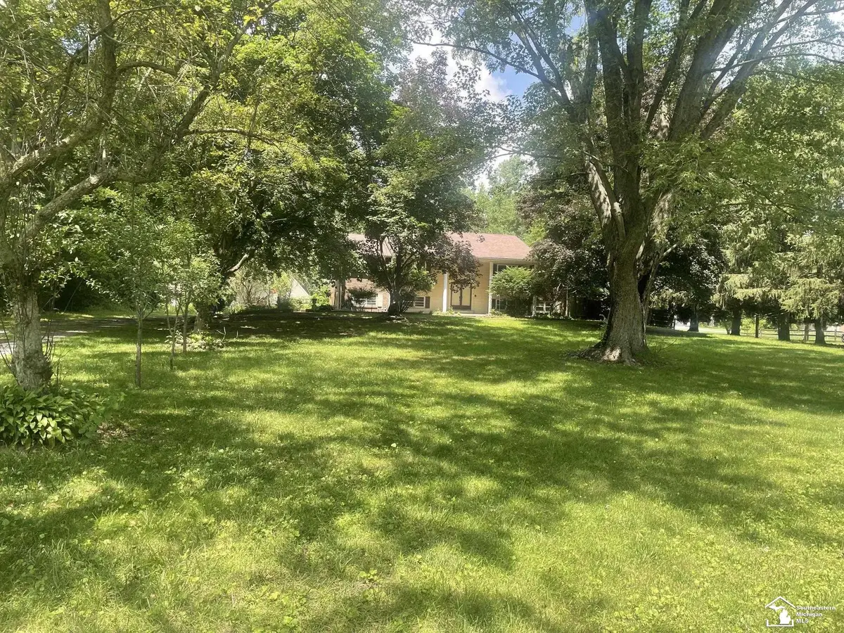 2998 Consear RD, Bedford Twp, MI 48144