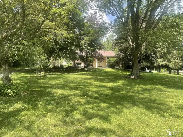2998 Consear RD, Bedford Twp, MI 48144