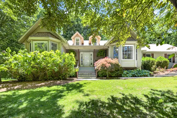 16 Christian RD, Emmett Twp, MI 49014