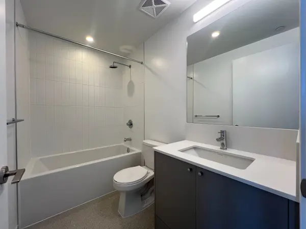 10 Oak ST #1702, Toronto C08, ON M5A 0Z1