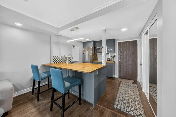 44 Gerrard ST W #1704, Toronto C01, ON M5G 2K2